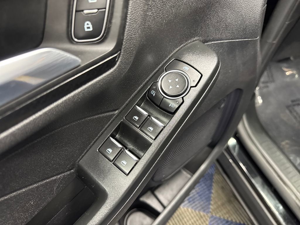 Certified 2022 Ford Escape SEL w/ SEL Stealth AWD Package image 13