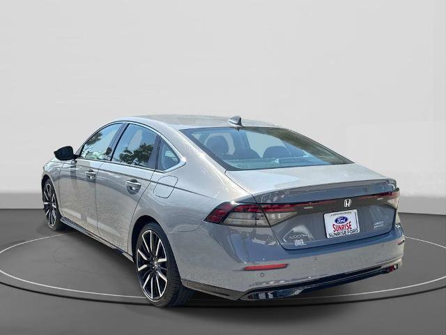Used 2023 Honda Accord Touring image 2