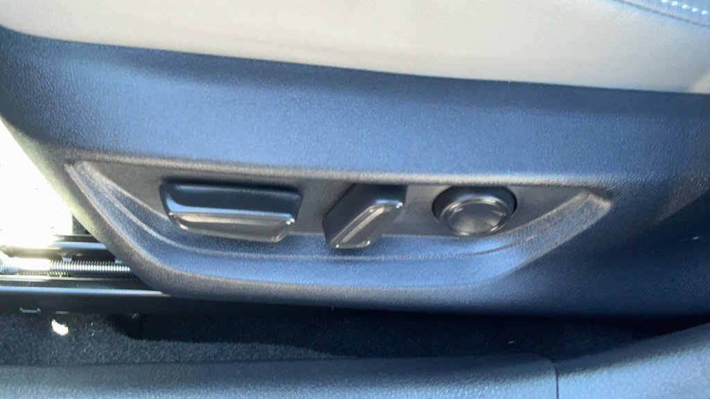 Used 2026 Toyota Camry SE w/ Multimedia Upgrade Package FWD image 22