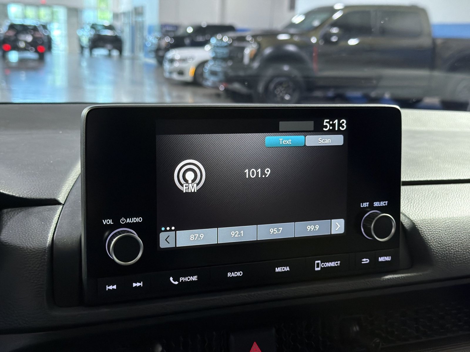 Used 2025 Honda CR-V EX image 32
