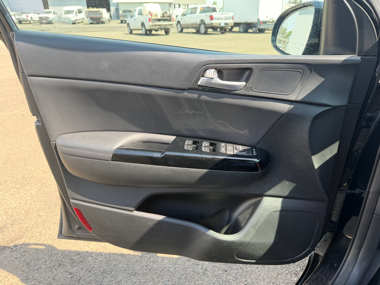 Used 2022 Kia Sportage Nightfall Edition w/ Nightfall Fwd Premium Package image 11