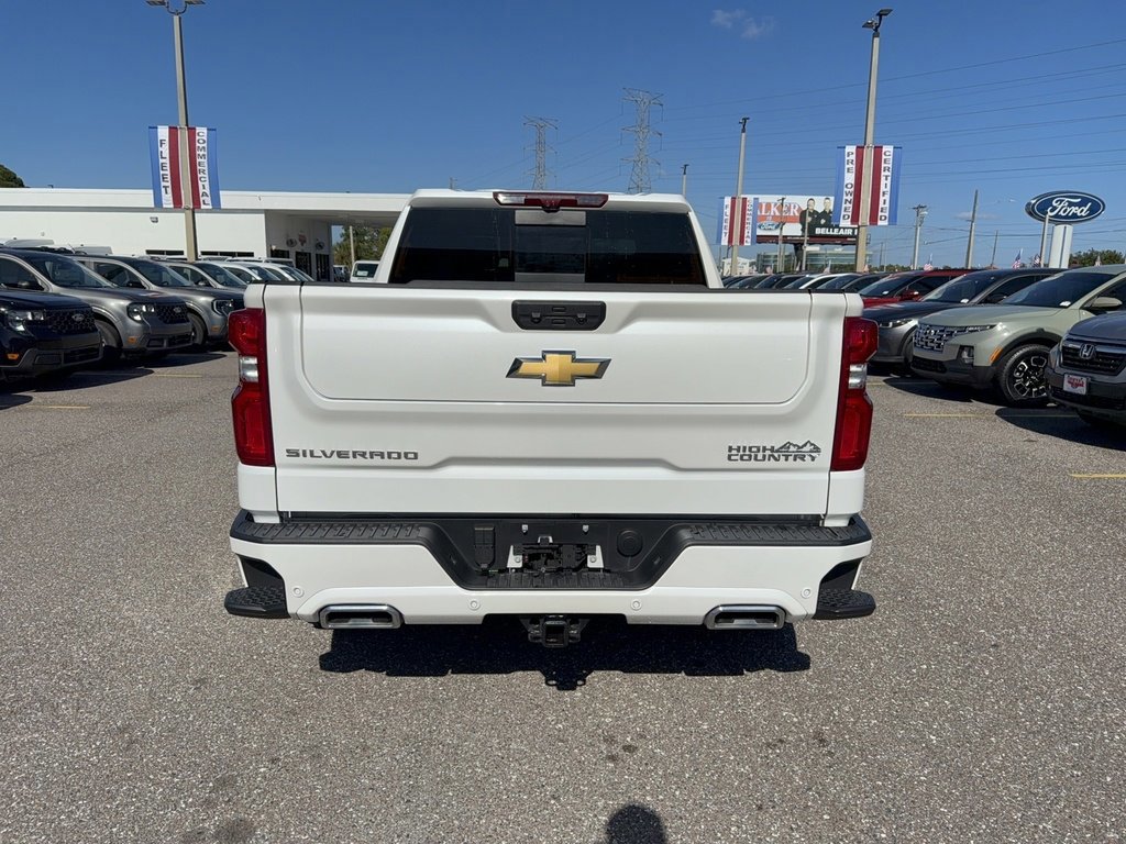Used 2025 Chevrolet Silverado 1500 High Country image 3