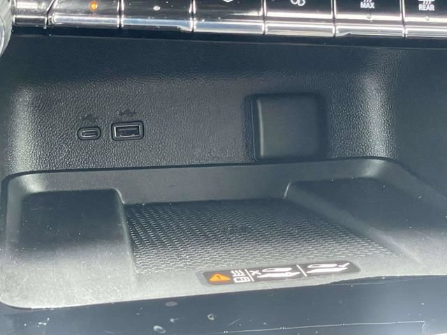 Used 2025 Chevrolet Traverse Z71 w/ Enhanced Driving Package AWD/4WD image 30