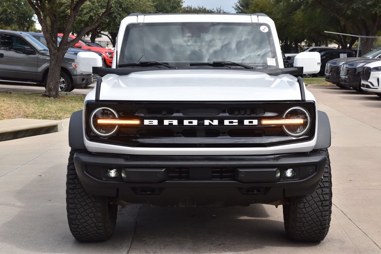 Certified 2023 Ford Bronco Outer Banks w/ Sasquatch Package AWD/4WD image 3