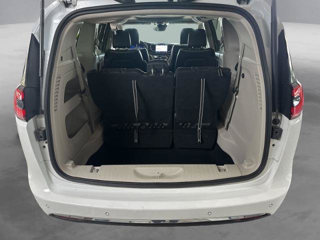 Used 2023 Chrysler Pacifica Limited FWD image 21