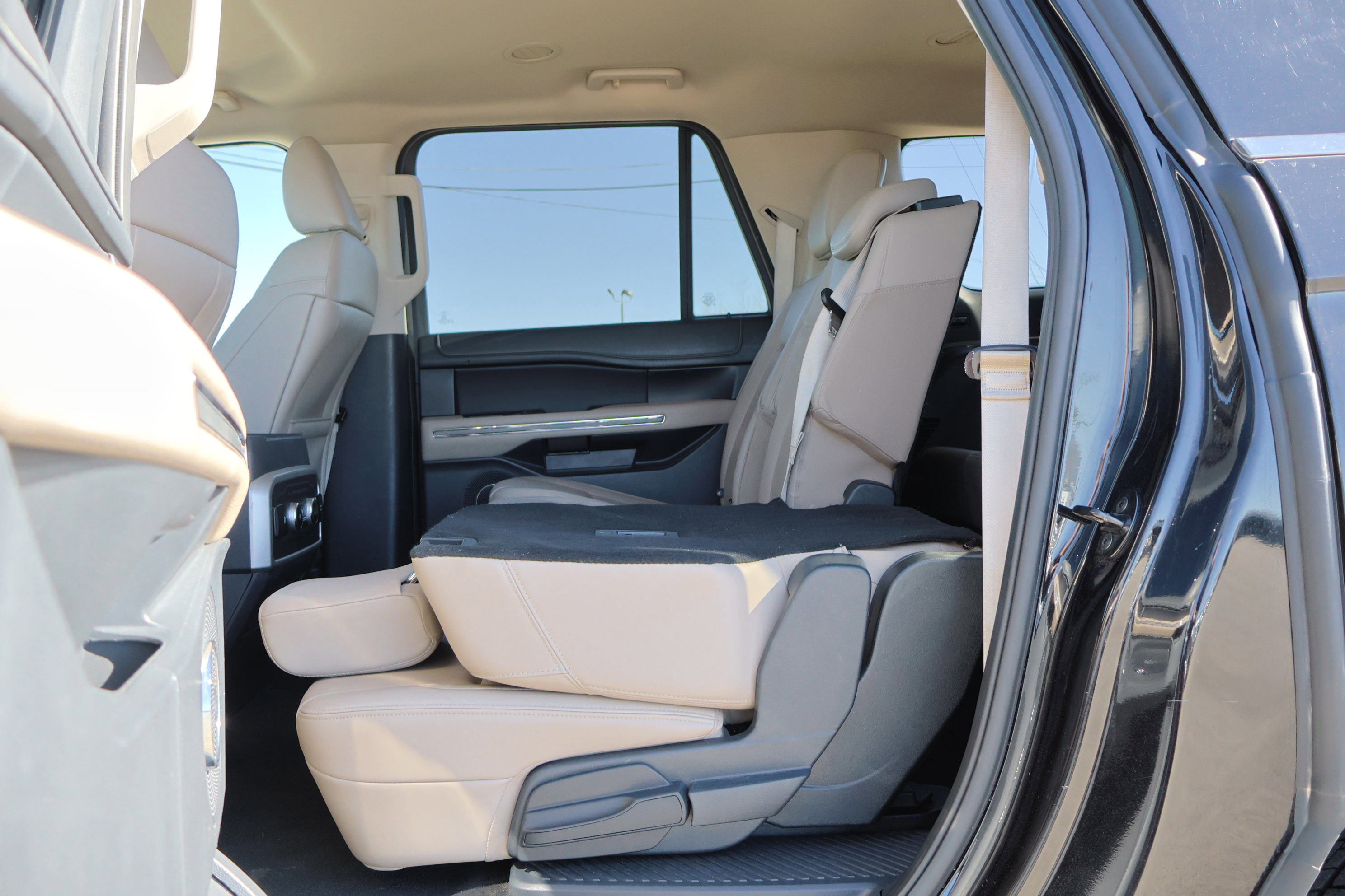 Certified 2024 Ford Expedition Max XLT image 32