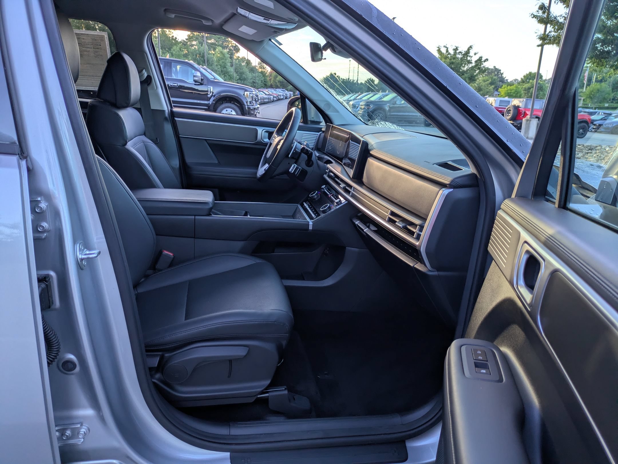 Used 2025 Hyundai Santa Fe SEL AWD/4WD image 37