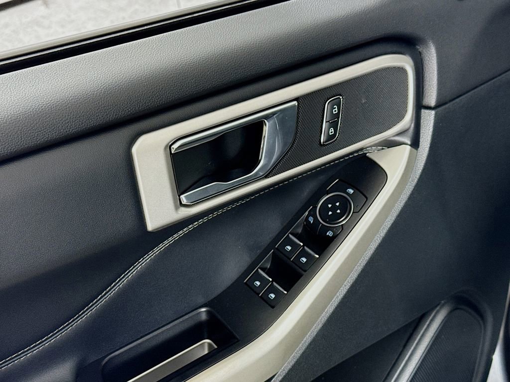 Certified 2021 Ford Explorer XLT w/ Equipment Group 202A image 18