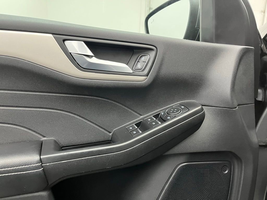 Certified 2022 Ford Escape SEL image 18