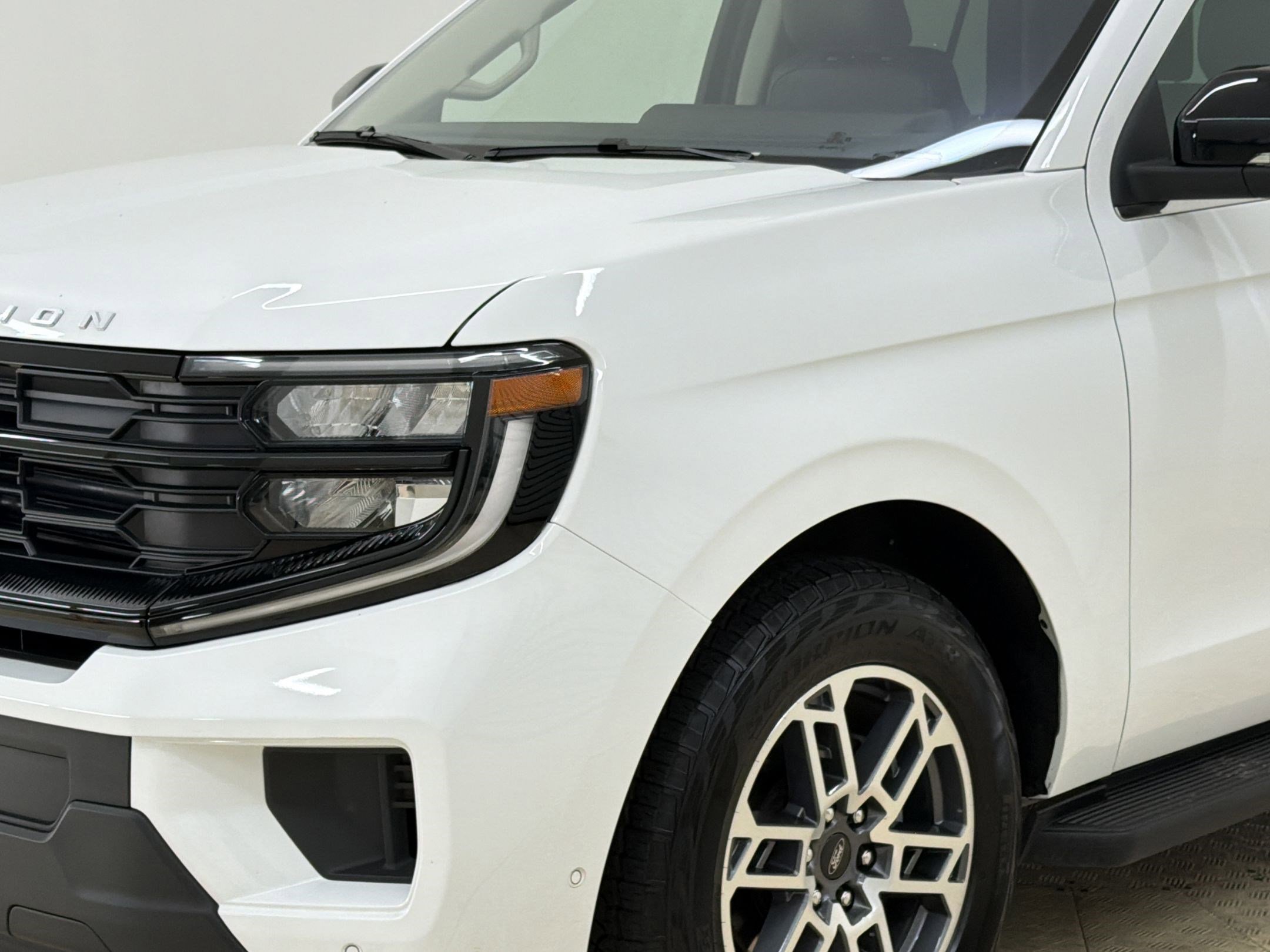 Certified 2025 Ford Expedition Active AWD/4WD image 11