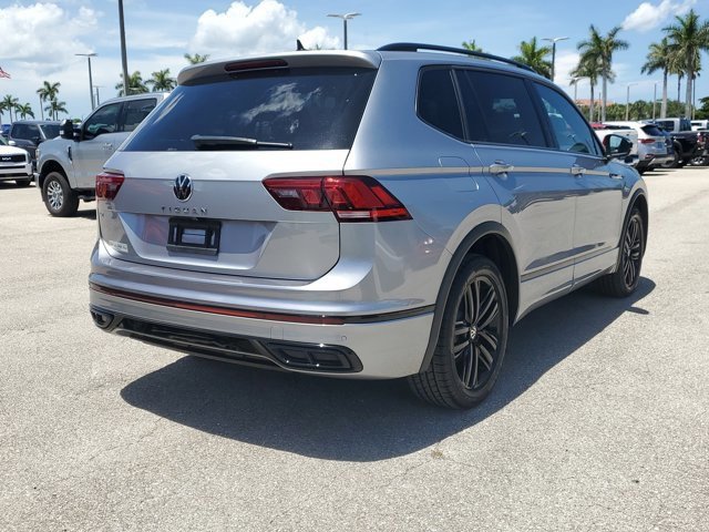 Used 2022 Volkswagen Tiguan SE R-Line image 4