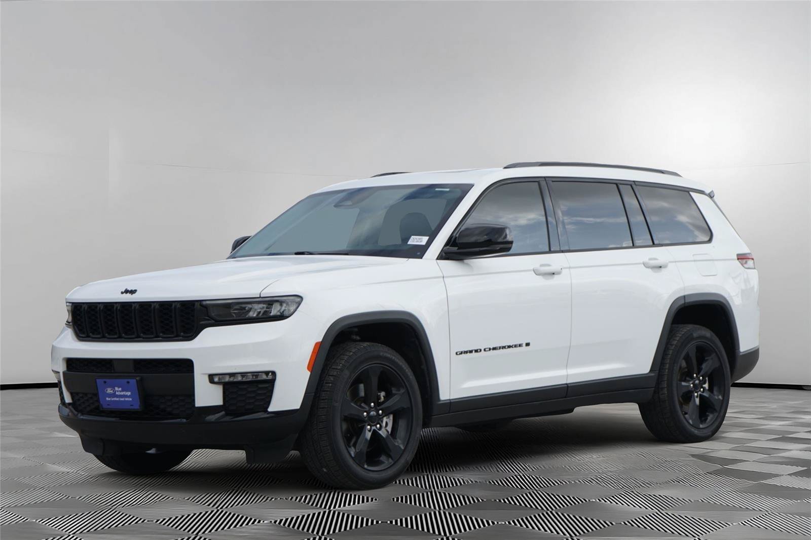 Used 2023 Jeep Grand Cherokee L Limited w/ Black Appearance Package RWD image 8