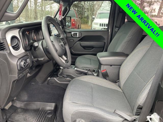 Used 2025 Jeep Wrangler Sport image 10