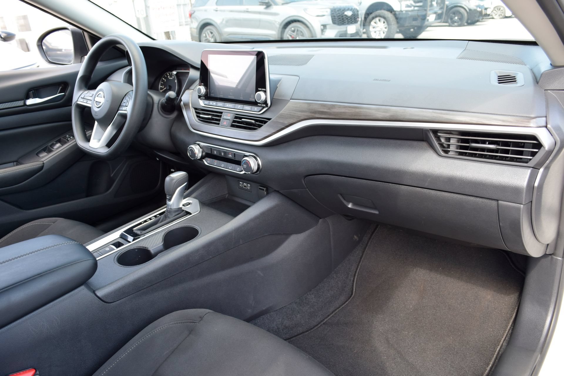Used 2025 Nissan Altima 2.5 SV AWD/4WD image 21