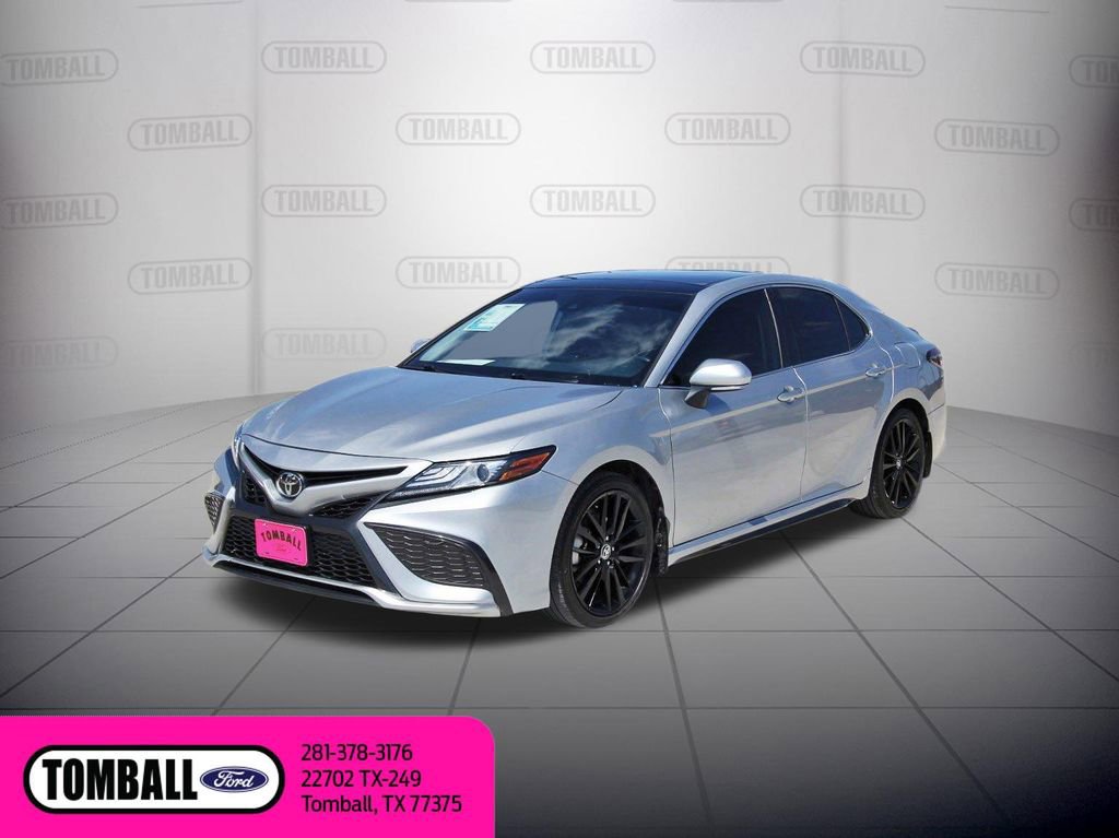 Used 2021 Toyota Camry XSE FWD image 3