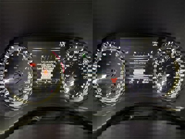 Used 2024 Toyota Highlander LE image 7