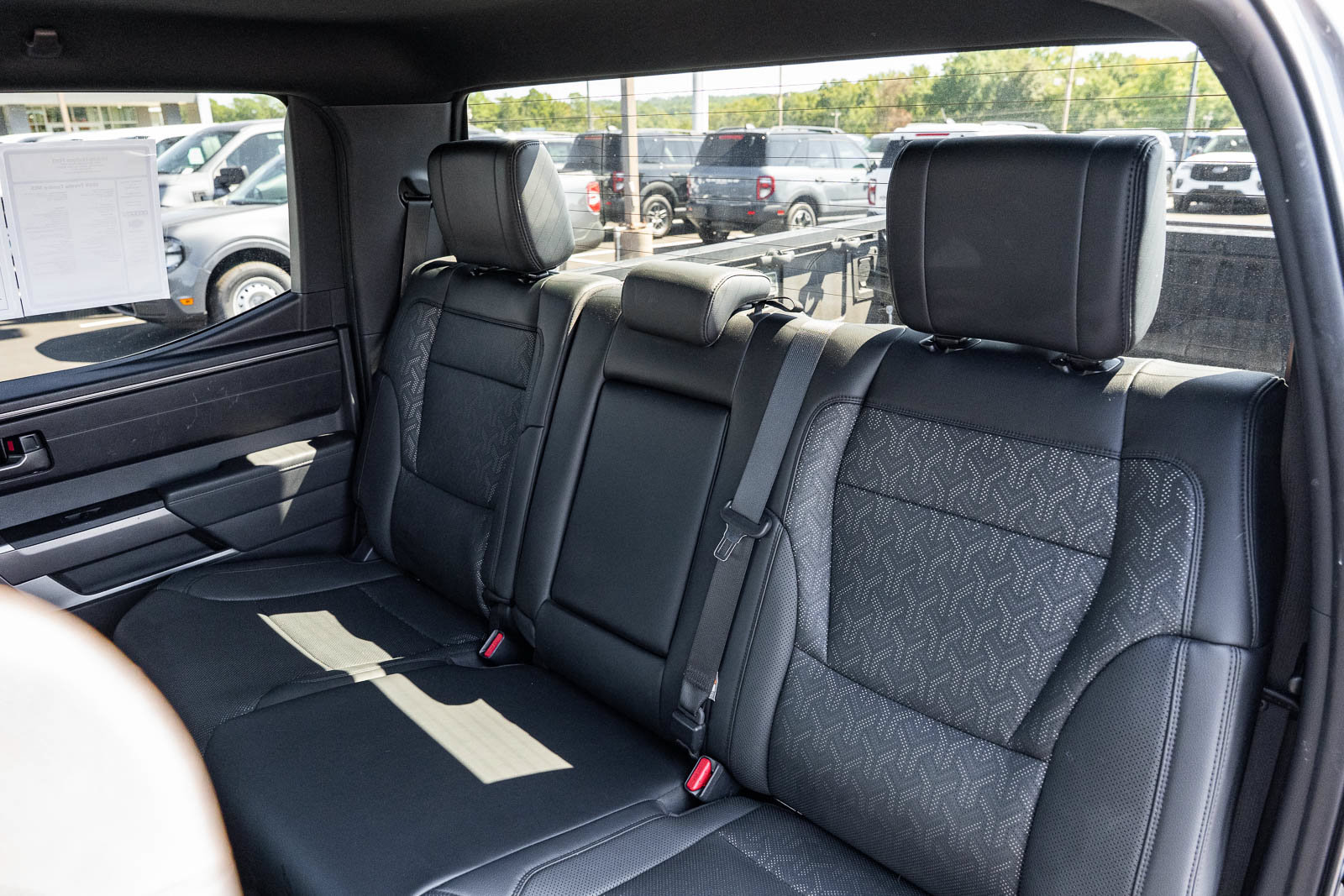 Used 2025 Toyota Tundra SR5 w/ SR5 Premium Package AWD/4WD image 18