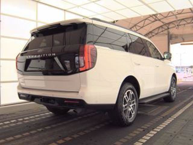 Certified 2025 Ford Expedition Active AWD/4WD image 7
