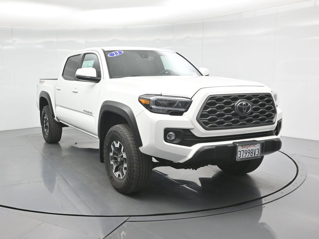Used 2023 Toyota Tacoma TRD Off-Road image 2
