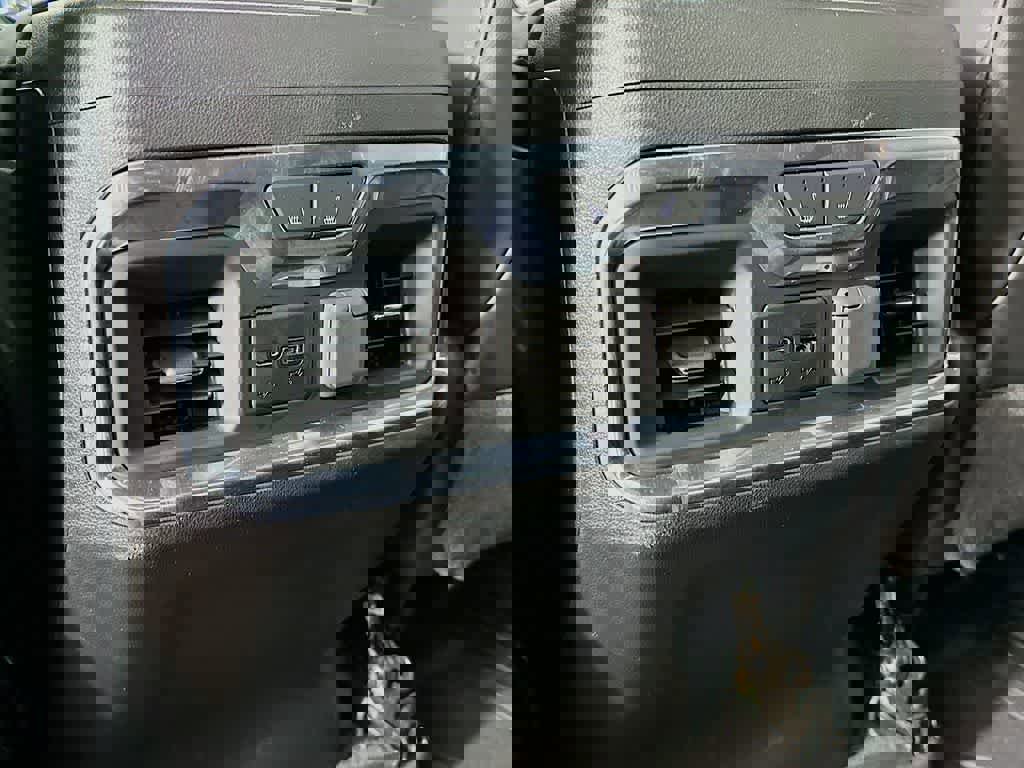 Used 2019 Chevrolet Silverado 1500 High Country w/ Technology Package image 16