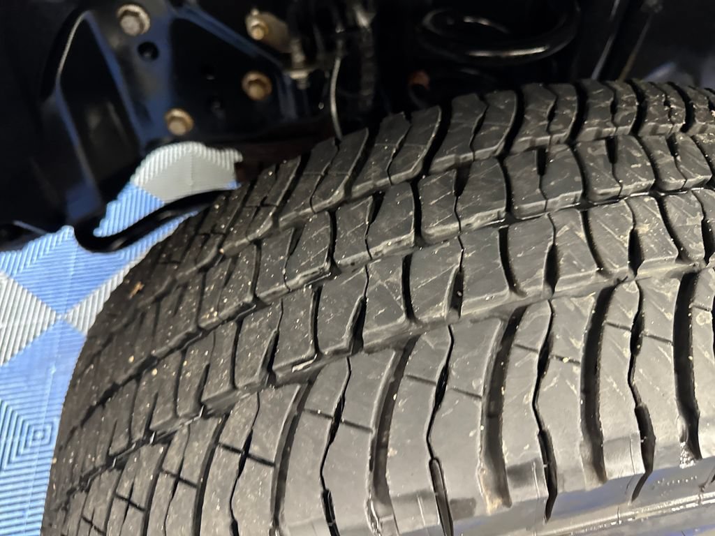 Certified 2019 Ford F350 Platinum w/ FX4 Off-Road Package AWD/4WD image 28