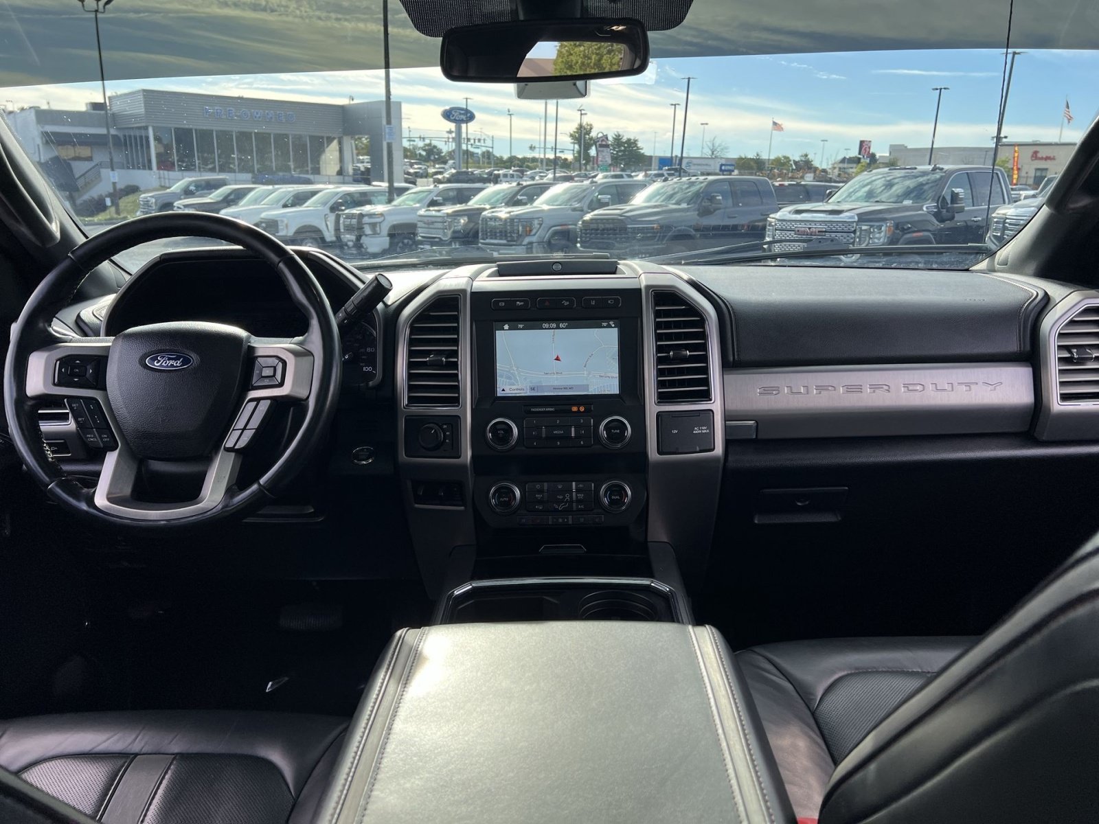 Certified 2019 Ford F450 Platinum w/ Platinum Ultimate Package AWD/4WD image 31
