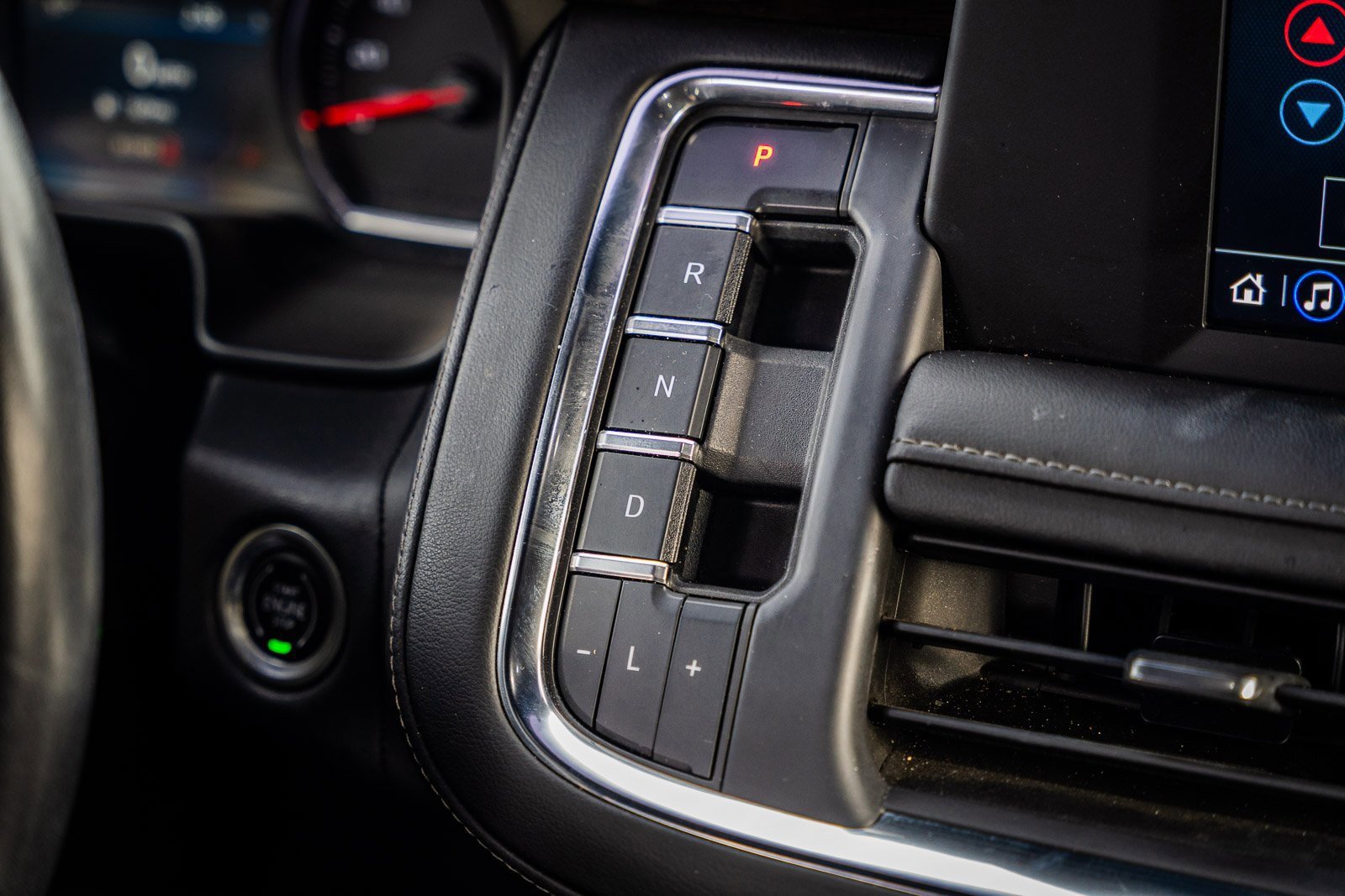 Used 2023 Chevrolet Tahoe LS image 32