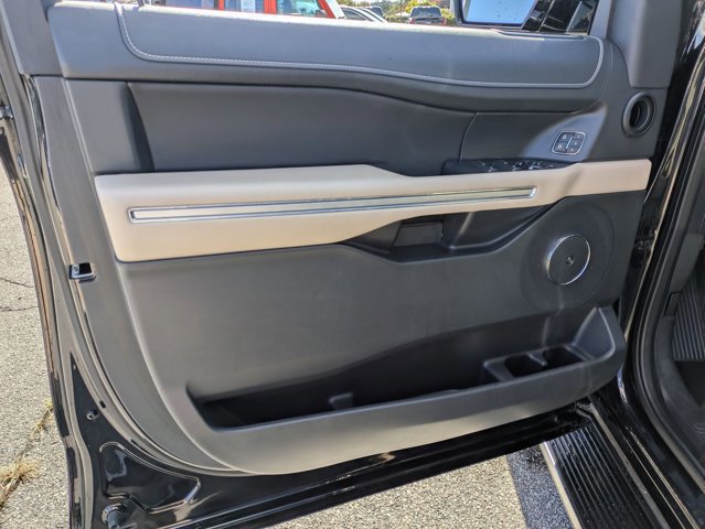 Certified 2023 Ford Expedition Max Limited AWD/4WD image 17