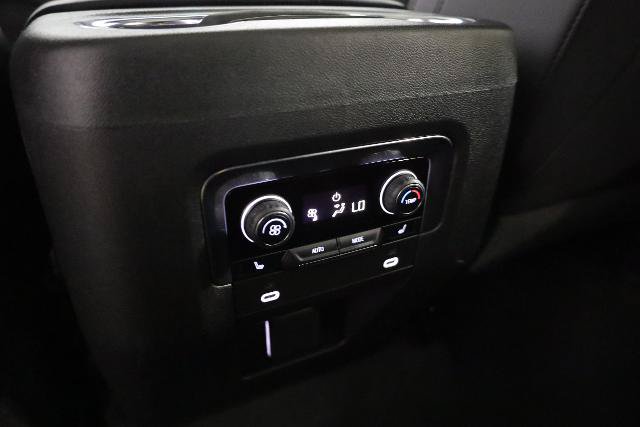 Used 2022 Chevrolet Suburban RST w/ Sport Performance Package AWD/4WD image 30