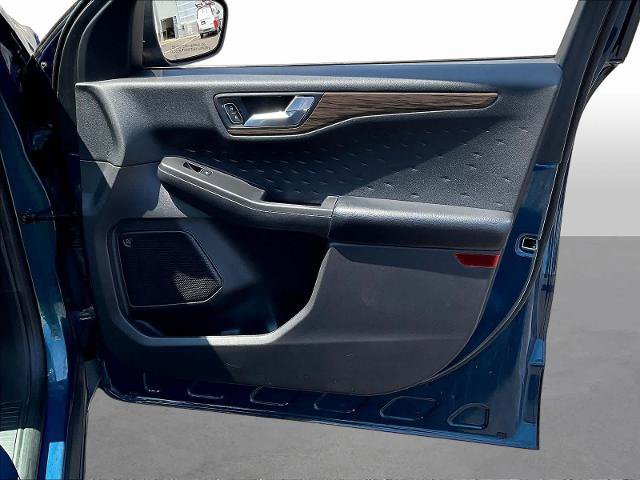 Certified 2020 Ford Escape Titanium AWD/4WD image 30