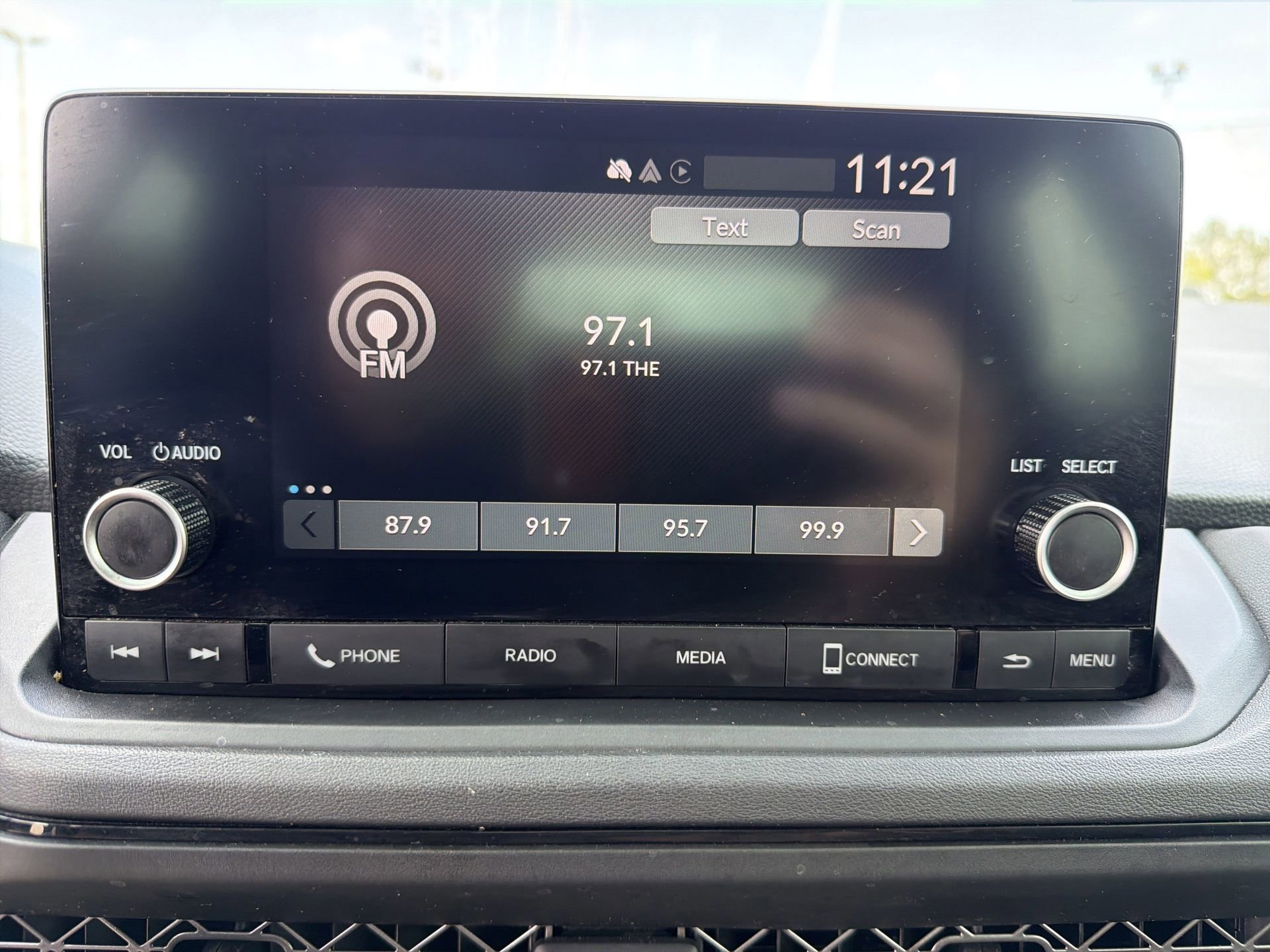 Used 2025 Honda Accord LX image 12