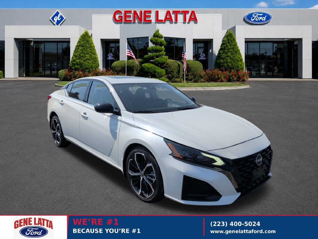 Used 2023 Nissan Altima 2.5 SR w/ SR Premium Package