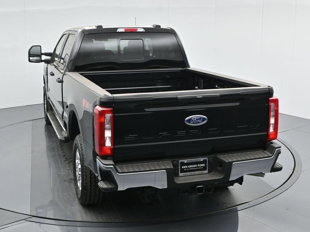 Certified 2024 Ford F250 XLT w/ FX4 Off-Road Package AWD/4WD image 43