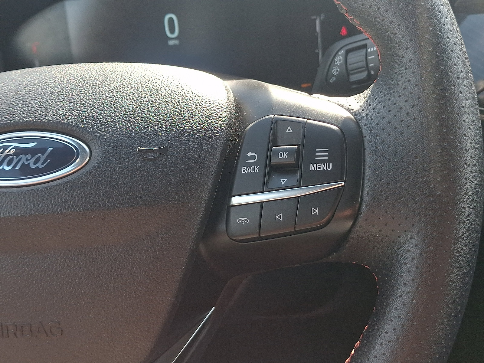 Certified 2025 Ford Escape ST-Line Select AWD/4WD image 22