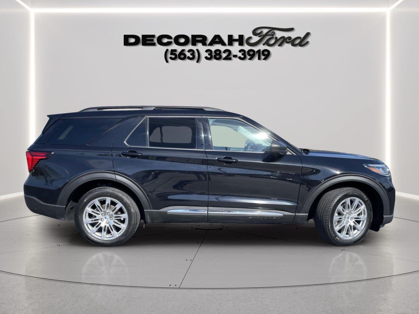 Certified 2025 Ford Explorer Active w/ Active Comfort Package AWD/4WD image 8