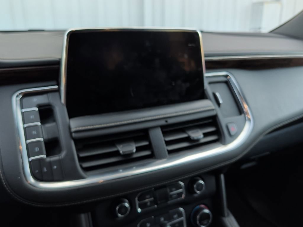 Used 2024 Chevrolet Suburban Premier image 8