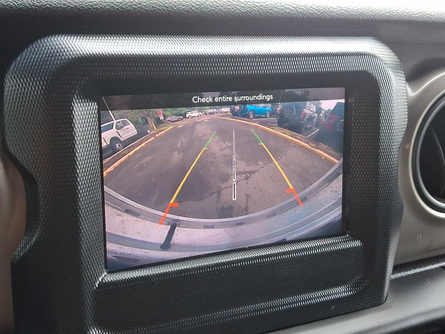 Used 2018 Jeep Wrangler Unlimited Sport S AWD/4WD image 24