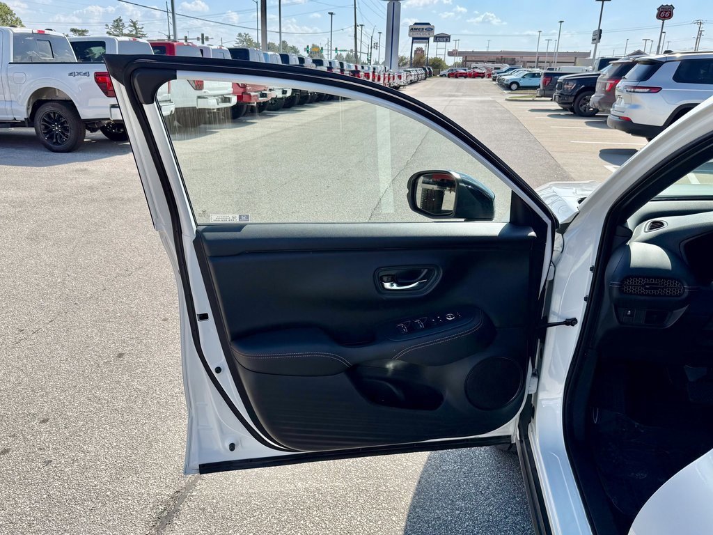 Used 2023 Honda HR-V Sport image 12