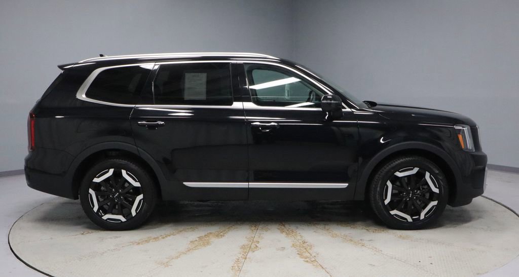 Used 2025 Kia Telluride S image 6