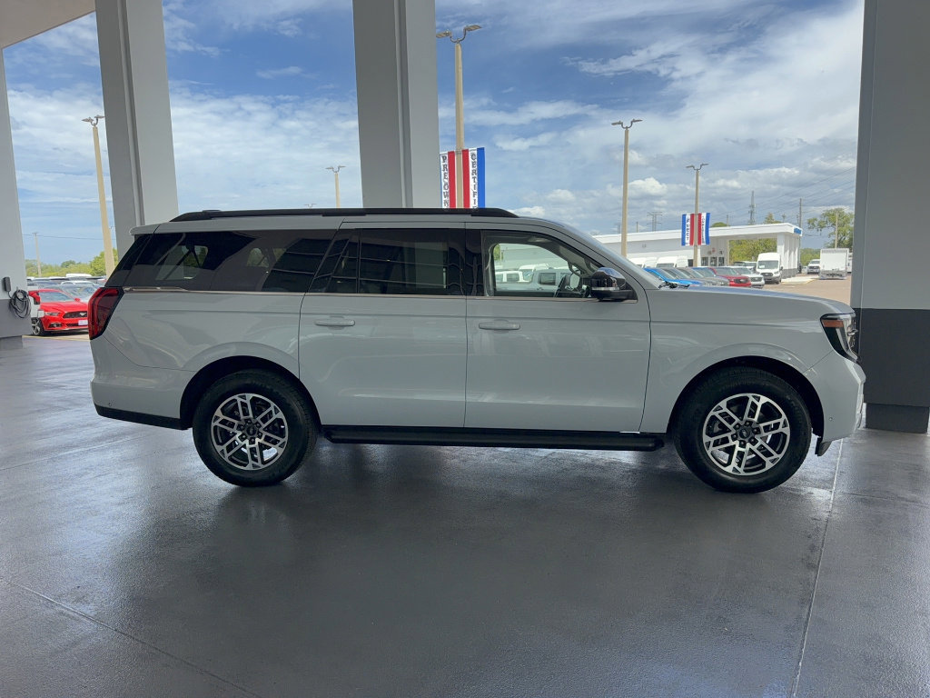 Certified 2025 Ford Expedition Max Active RWD image 4