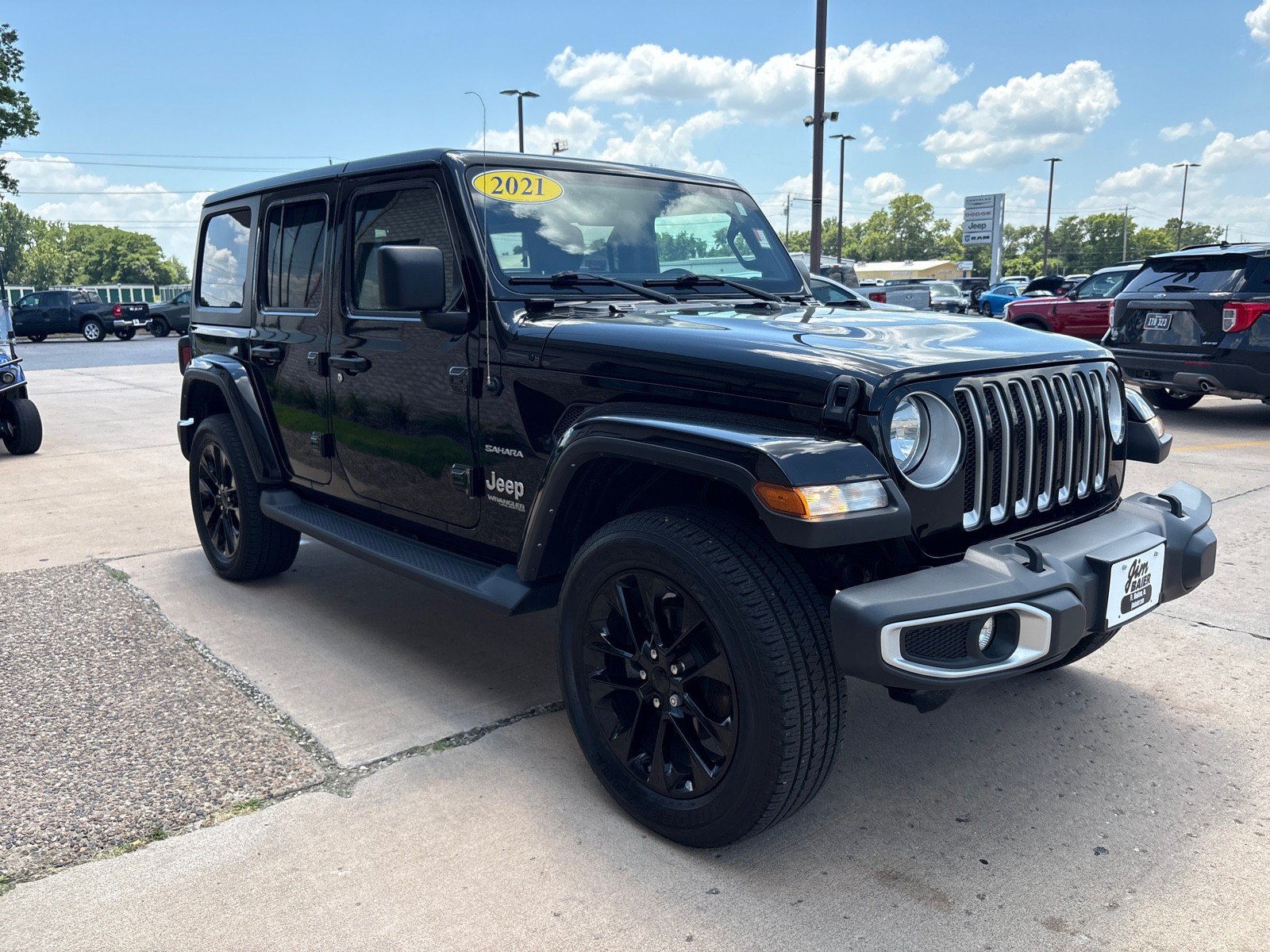 Used 2021 Jeep Wrangler Unlimited Sahara w/ Uconnect 4C Nav & Sound Group AWD/4WD image 8