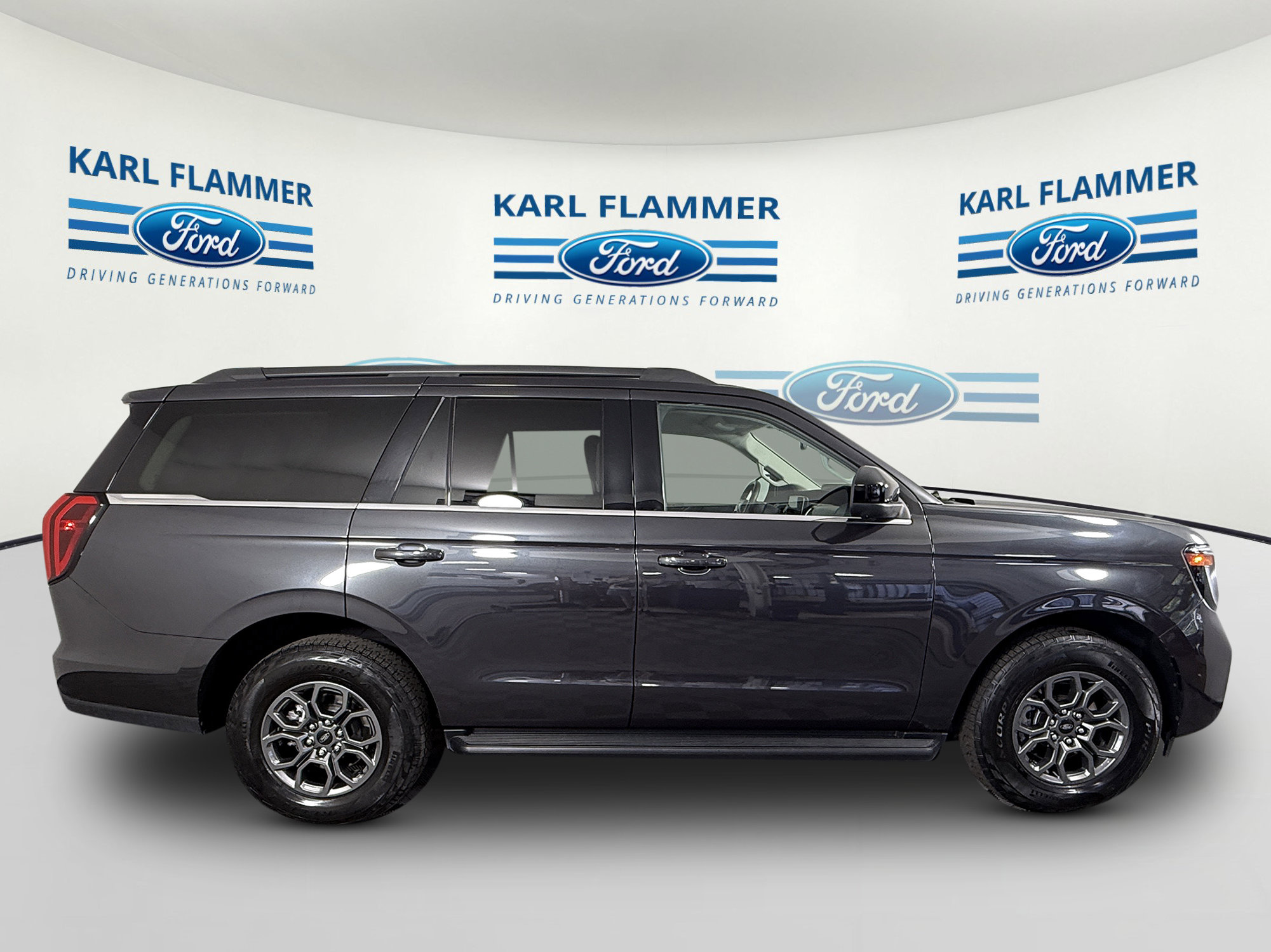 Certified 2025 Ford Expedition Active RWD image 2