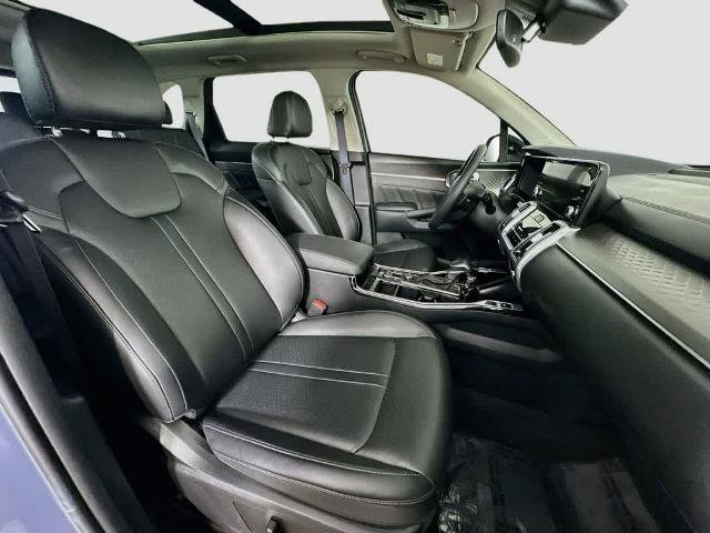Used 2023 Kia Sorento SX AWD/4WD image 15