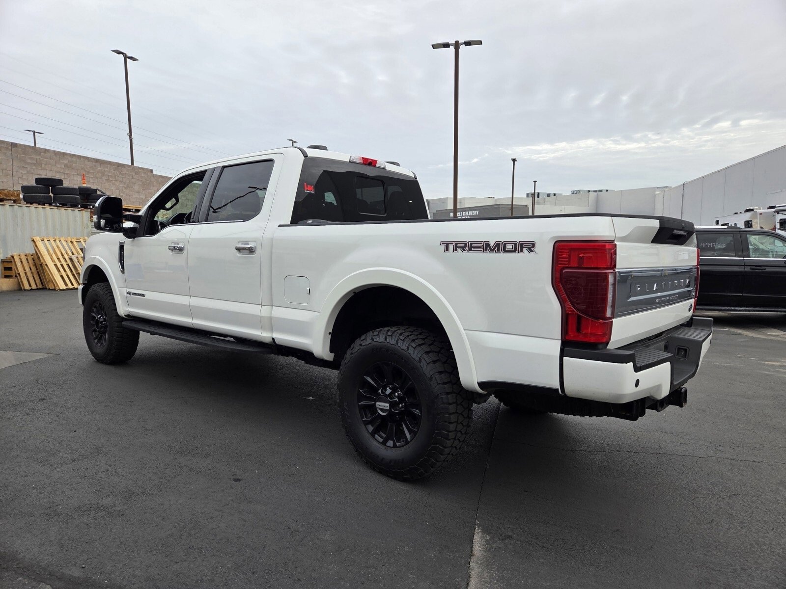 Certified 2022 Ford F350 Platinum w/ Tremor Off-Road Package image 2