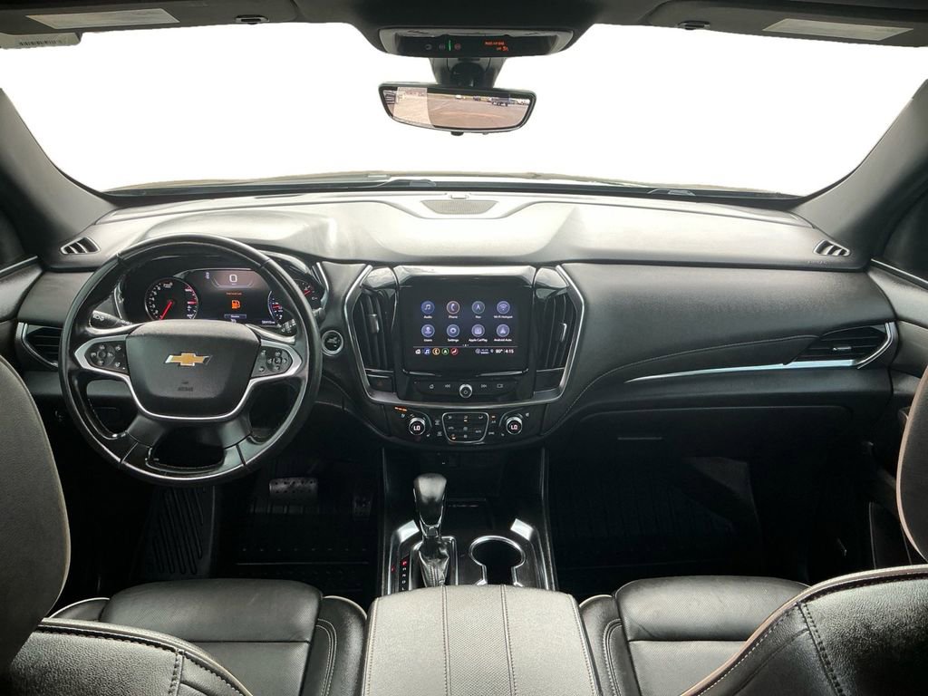 Used 2023 Chevrolet Traverse Premier FWD image 17