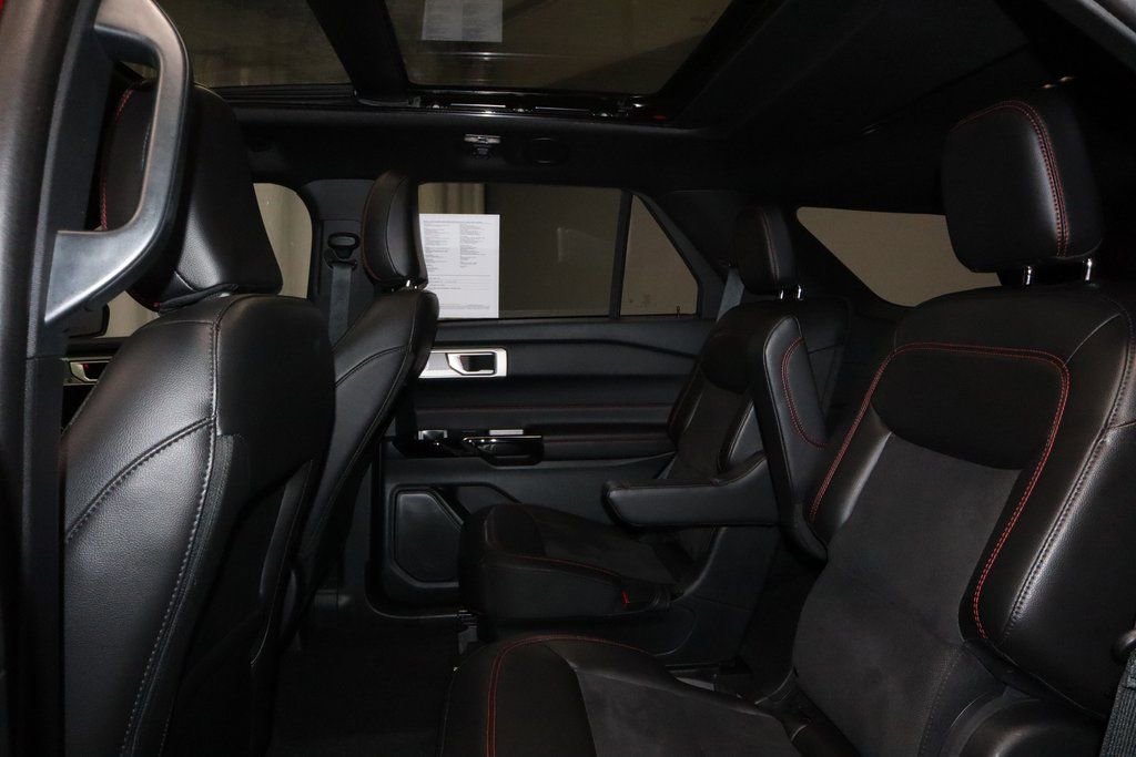 Certified 2024 Ford Explorer ST-Line w/ Class IV Trailer Tow Package image 22