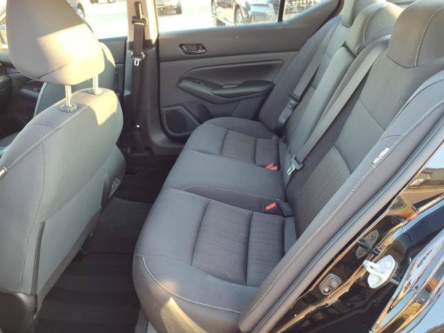 Used 2025 Nissan Altima 2.5 SV FWD image 11