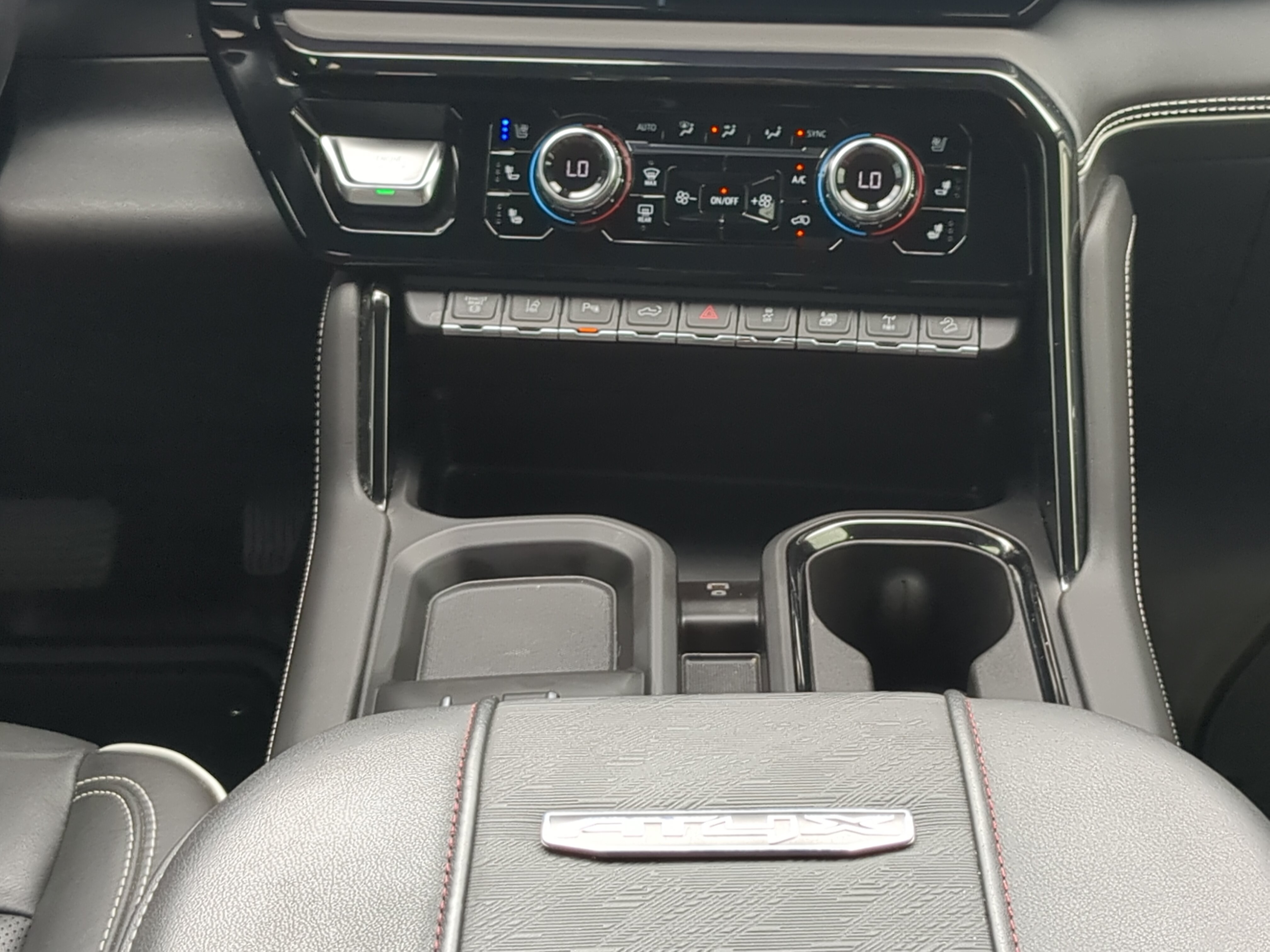 Used 2024 GMC Sierra 2500 AT4X AWD/4WD image 17