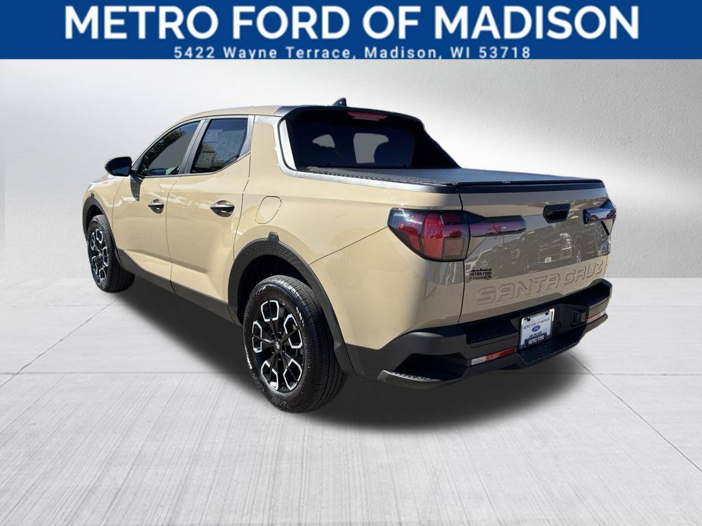 Used 2023 Hyundai Santa Cruz SEL w/ Cargo Package AWD/4WD image 4