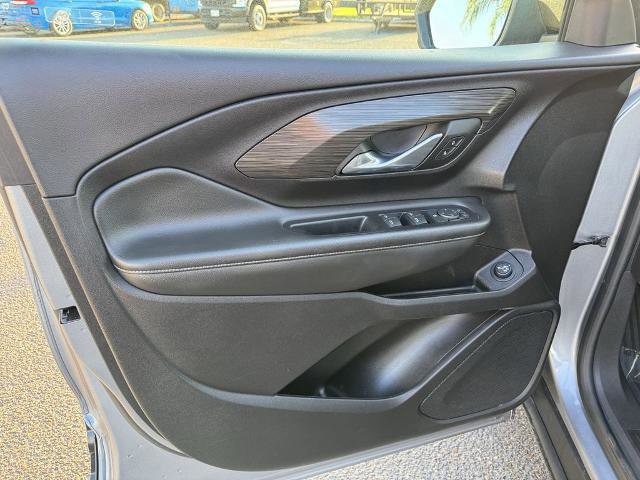 Used 2024 GMC Terrain SLE w/ Driver Convenience Package image 13